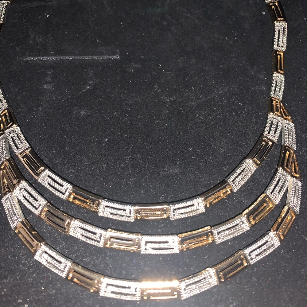 Necklaces - Picture 4 of 4